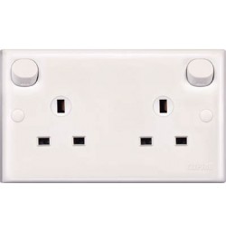 E25 13A 3 Pin Flat Duplex Switched Socket