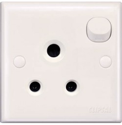 E15/5 5A 3 Pin Round Switched Socket